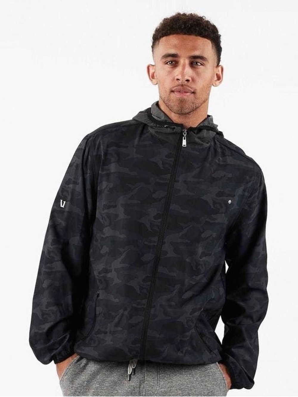 Vuori Outdoor Trainer Shell Full Zip Hooded Jacket Black Camo Men’s Size XL V512